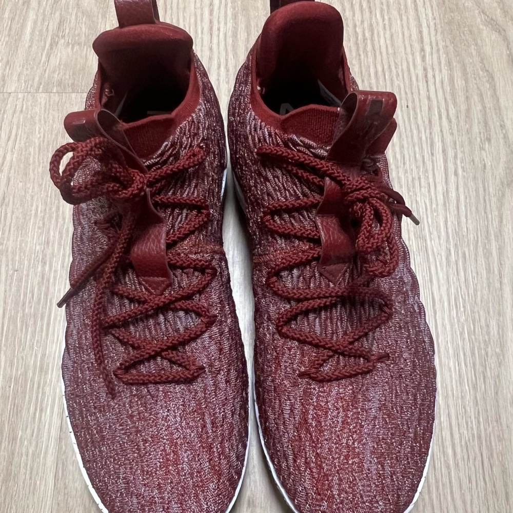 Nike LeBron 15 Low Basketball Shoes Size 10.5 Ashes Team Red Cleveland Red Wine - Picture 7 of 8